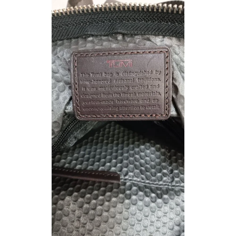 Tumi Grey Annapolis City Work Travel Lined Logo Classic Crossbody Handbag